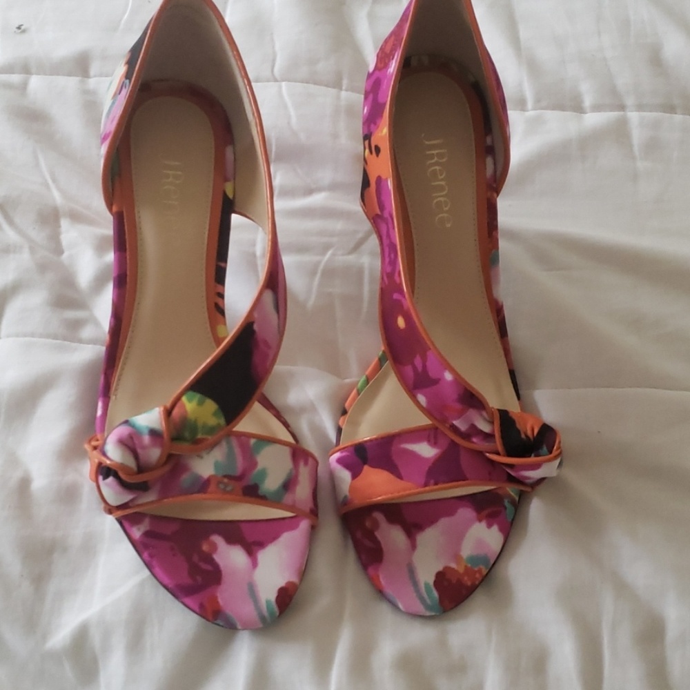 Beautiful floral pumps